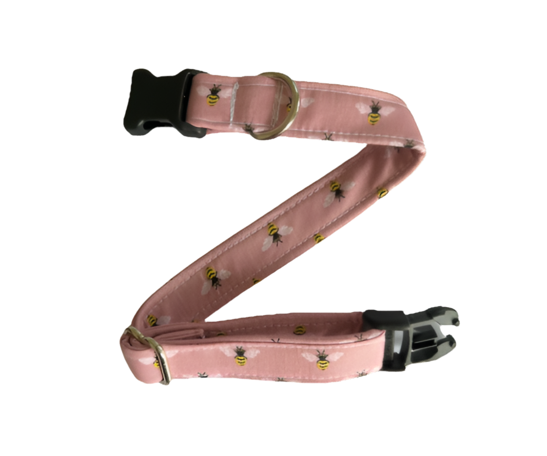 Mauve Bee Collar