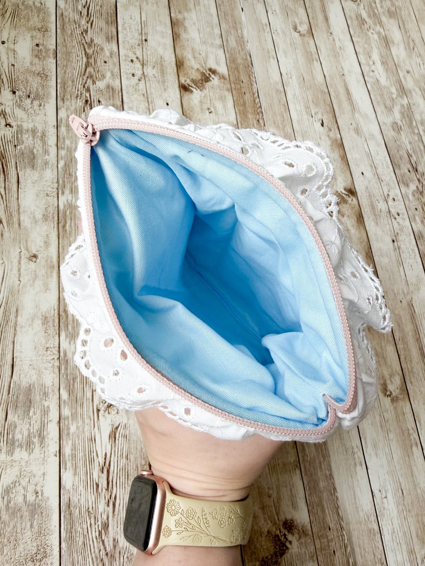 Hydrangea Bow Quilted Kindle Sleeve with Zipper and Ruffles