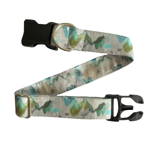 Green Watercolor Mountain Collar